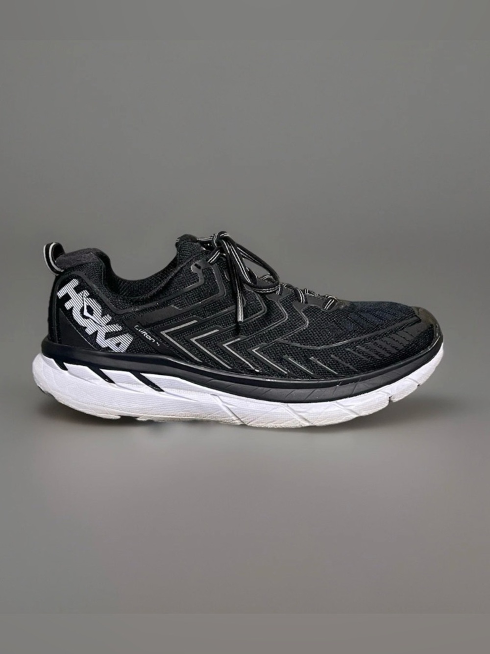 Hoka One One Clifton 4 Women's Black & White Running Shoes Size 9.5B